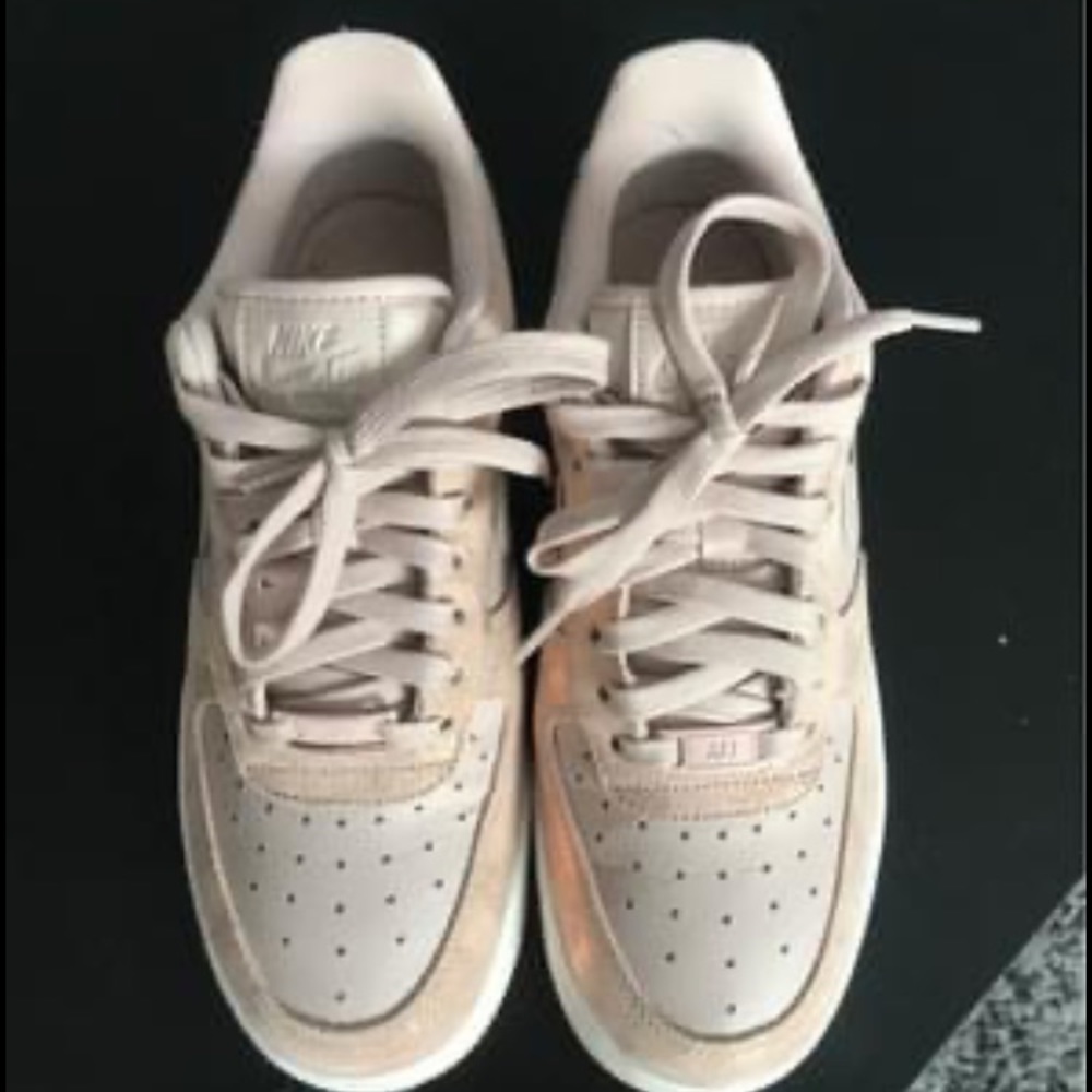 Nike Air Force 1 - Picture 2 of 4